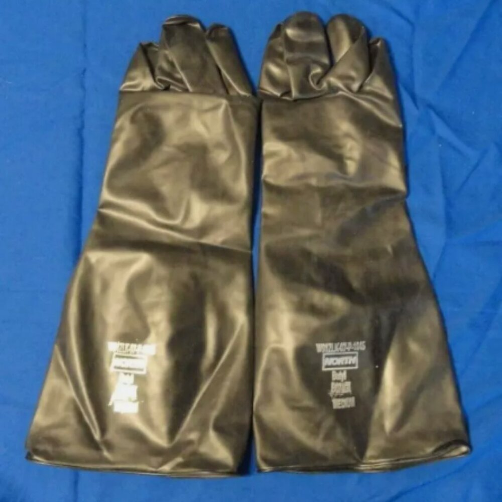MEDIUM NEW BLACK RUBBER GLOVES SV 1960